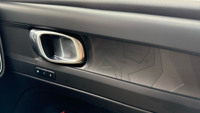 Volvo EC40 175kW Plus 69kWh 5dr Auto Electric Estate